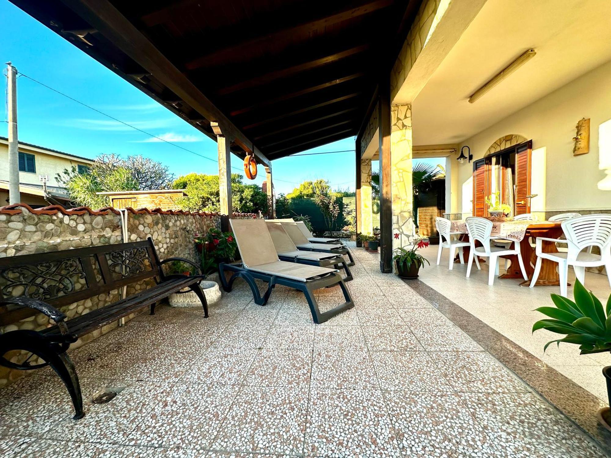 Casa Del Sole Apartment Campofelice Di Roccella Luaran gambar