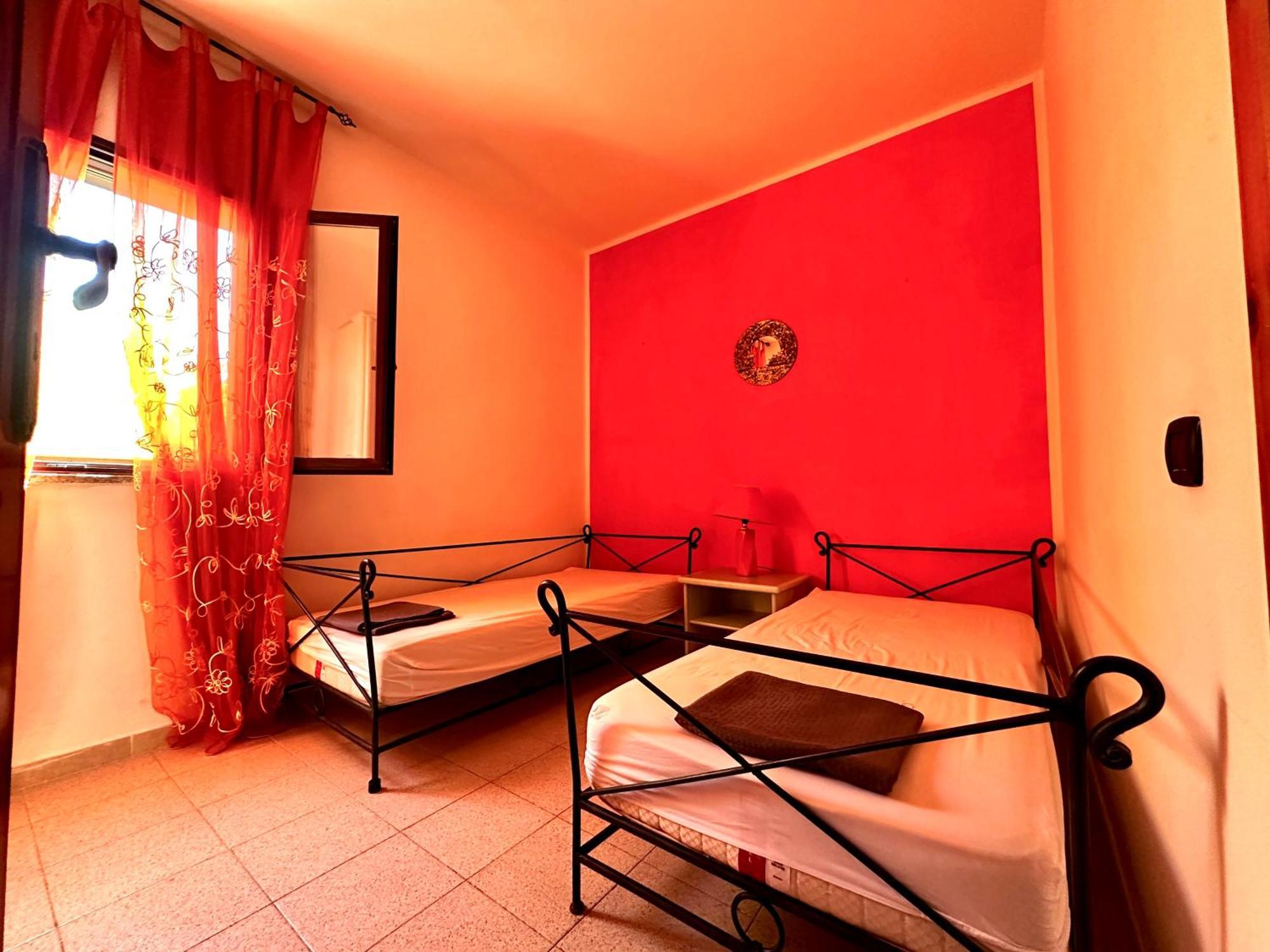 Casa Del Sole Apartment Campofelice Di Roccella Luaran gambar