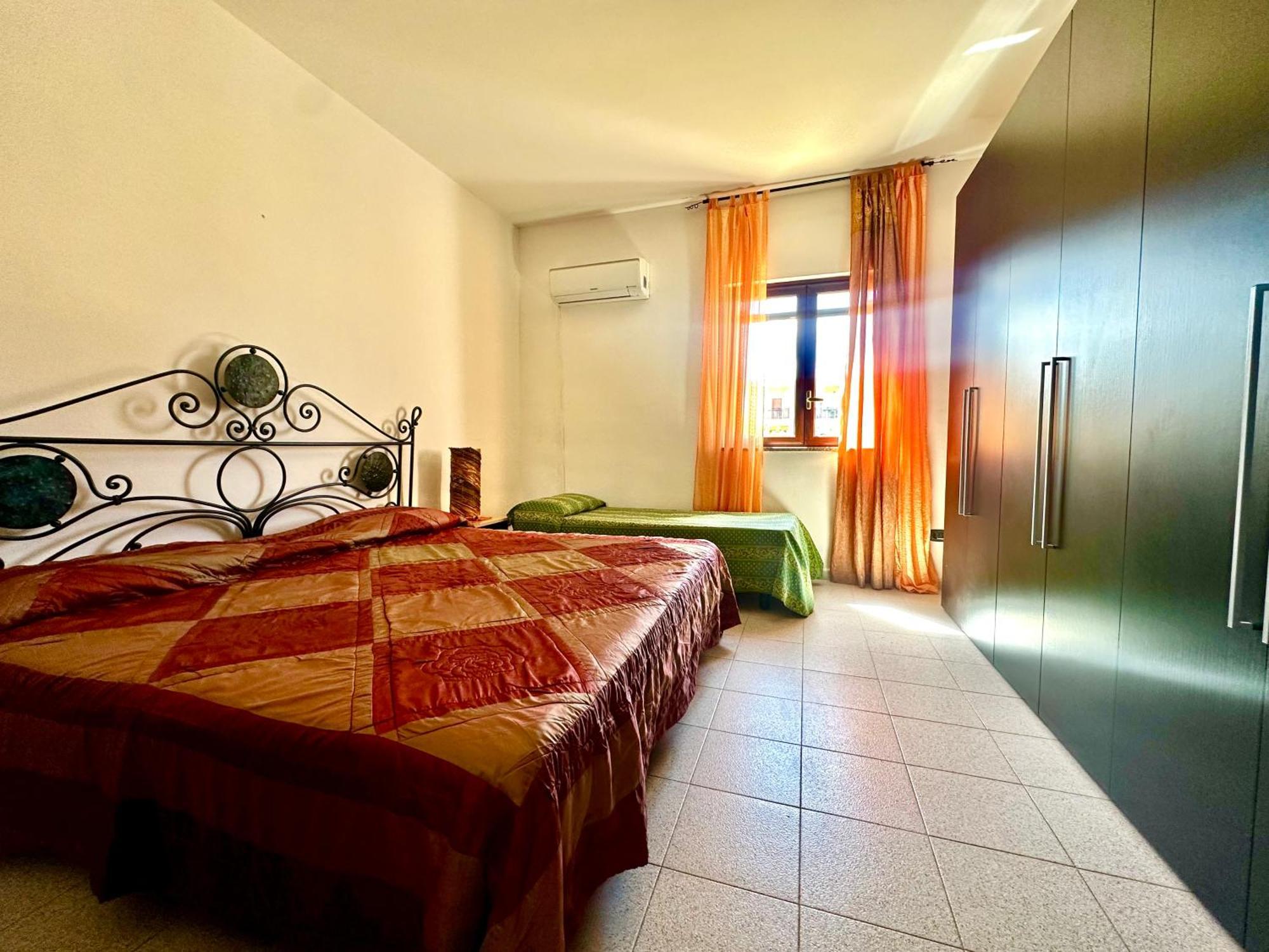 Casa Del Sole Apartment Campofelice Di Roccella Luaran gambar
