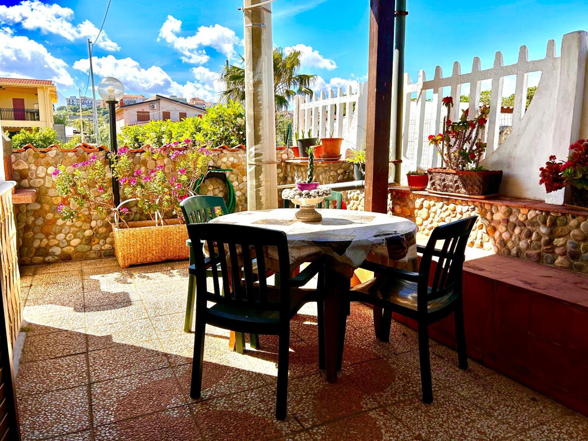 Casa Del Sole Apartment Campofelice Di Roccella Luaran gambar