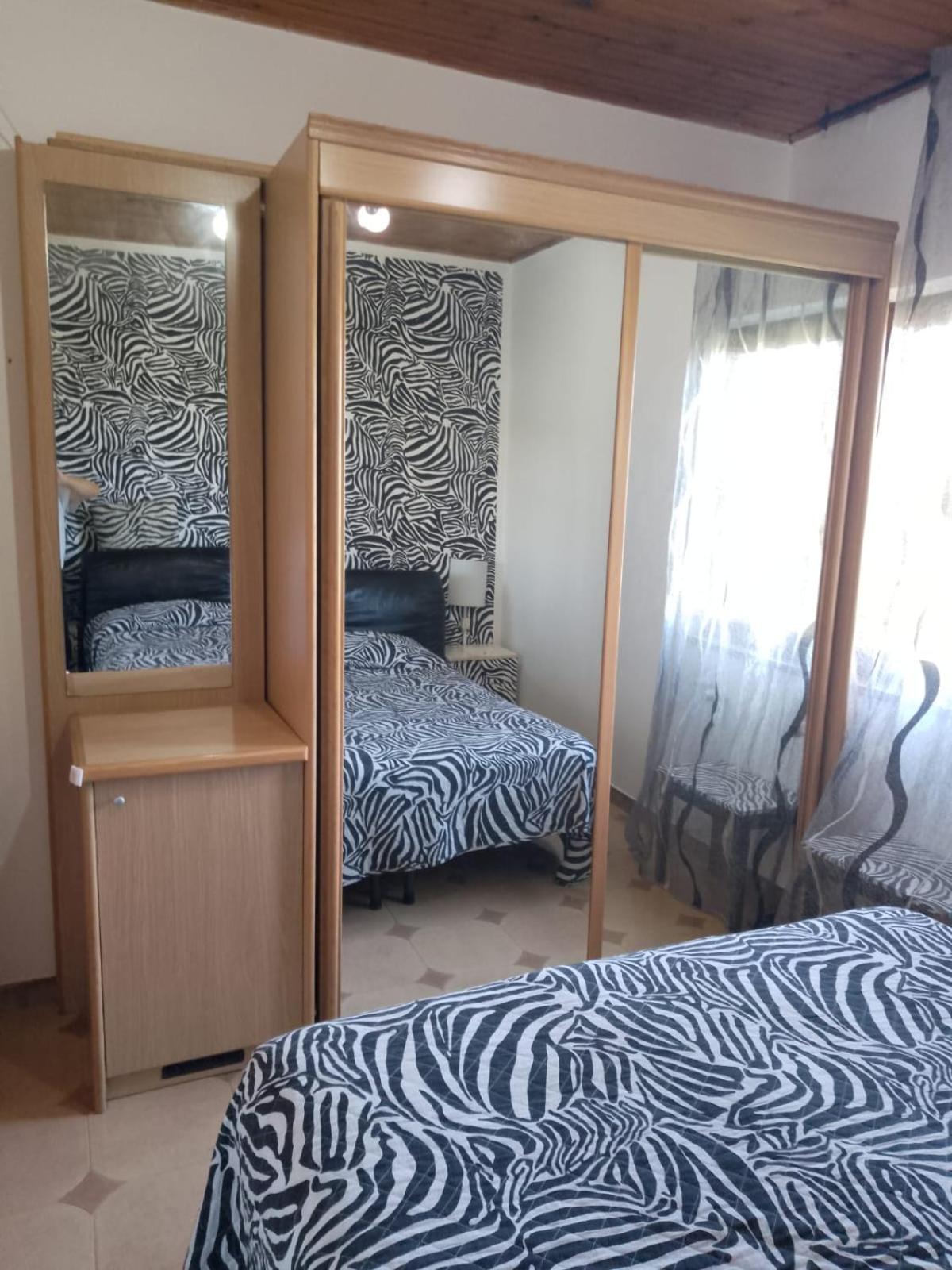 Casa Del Sole Apartment Campofelice Di Roccella Luaran gambar